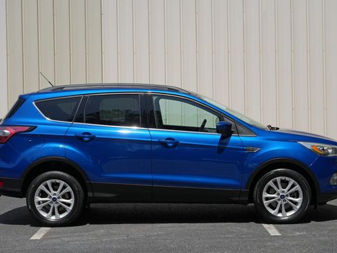 Used 2017 Ford Escape SE w/ Equipment Group 201A AWD/4WD image 43