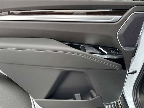 New 2026 Cadillac Escalade Luxury w/ LPO, Radiant Package image 11