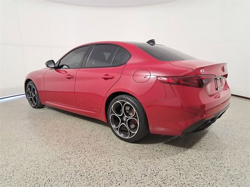 Used 2022 Alfa Romeo Giulia Veloce image 7