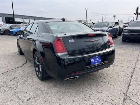 Used 2023 Chrysler 300 S image 5