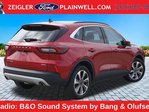 Used 2023 Ford Escape Platinum w/ Premium Technology Package AWD/4WD image 5