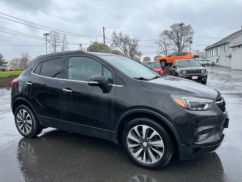 Used 2018 Buick Encore Essence FWD image 1