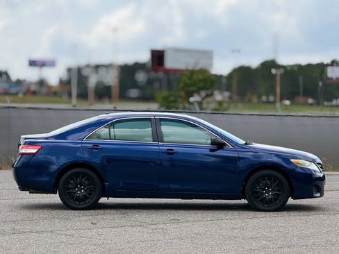 Used 2011 Toyota Camry LE FWD image 7