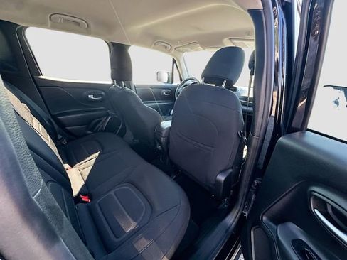 Used 2022 Jeep Renegade Latitude image 25