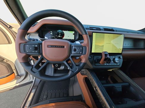 New 2026 Land Rover Defender 110 OCTA AWD/4WD image 15