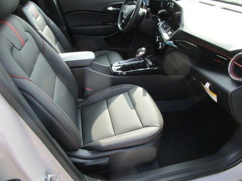 New 2026 Chevrolet Trax RS w/ Driver Confidence Package image 25