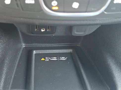 Used 2024 Chevrolet Traverse LT AWD/4WD image 33