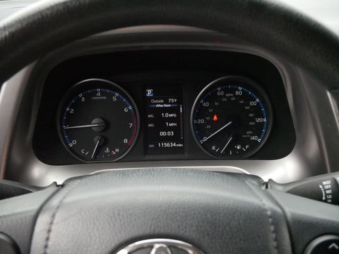 Used 2018 Toyota RAV4 LE w/ Carpet Mat Package FWD image 21