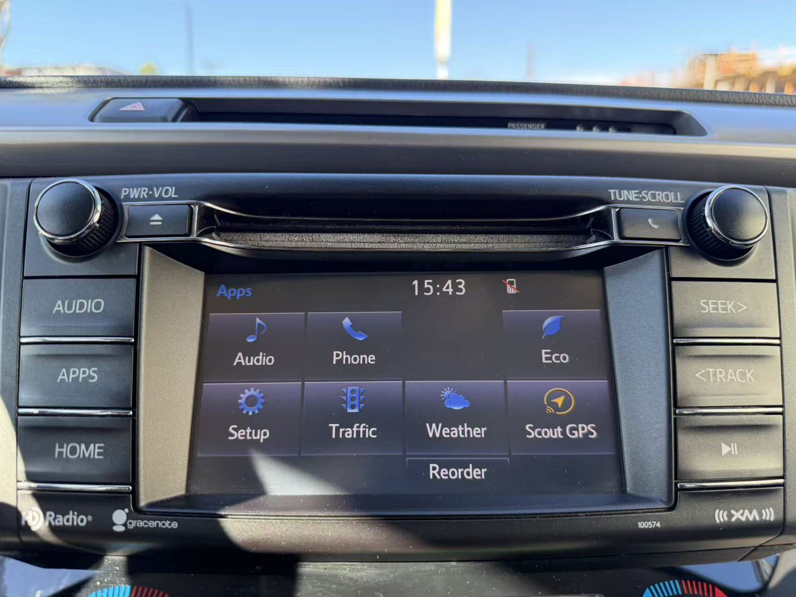 Used 2018 Toyota RAV4 XLE FWD image 15