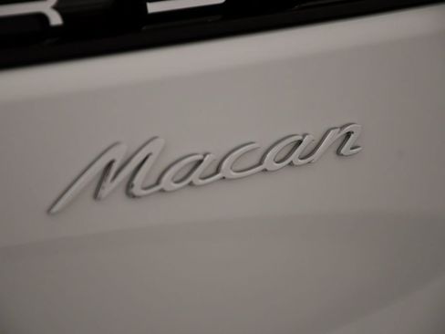 Certified 2026 Porsche Macan AWD/4WD image 11