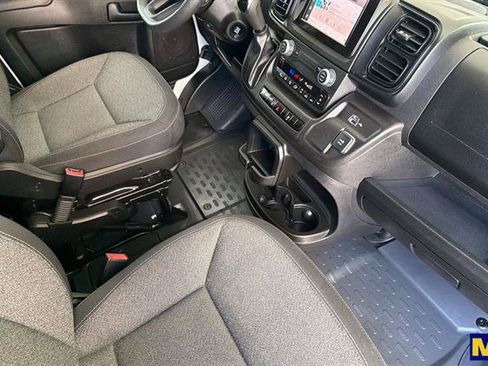 Used 2025 RAM ProMaster 2500 w/ U-Haul Equipment Group FWD image 19