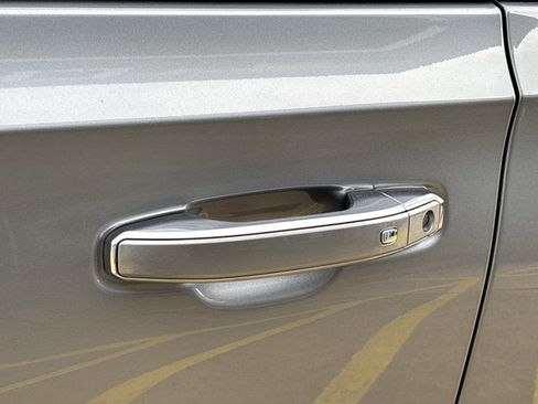 Used 2023 Chevrolet Tahoe High Country image 14