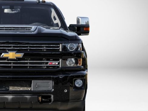 Used 2019 Chevrolet Silverado 2500 LTZ w/ Duramax Plus Package AWD/4WD image 36