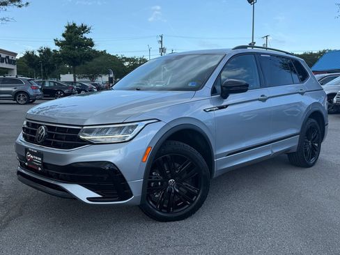 Used 2022 Volkswagen Tiguan SE R-Line AWD/4WD image 1