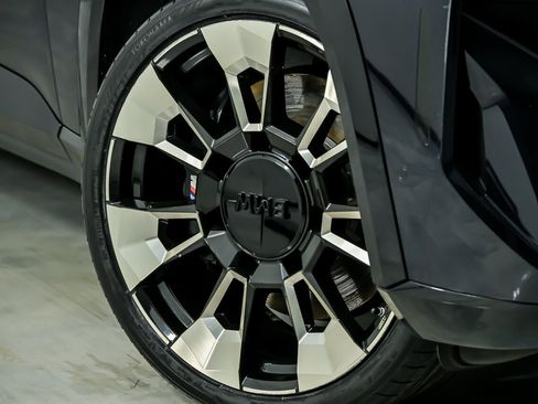 Used 2023 BMW XM image 4