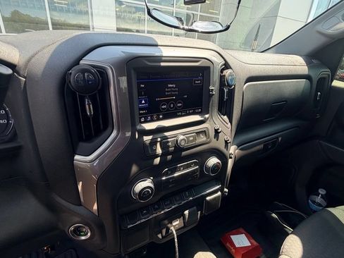 Used 2023 Chevrolet Silverado 1500 Custom AWD/4WD image 5