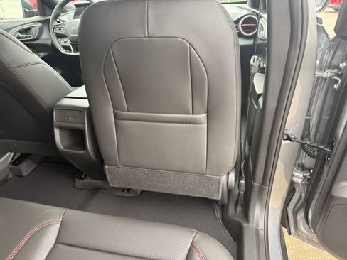 New 2026 Chevrolet Trax RS w/ Sunroof Package image 38