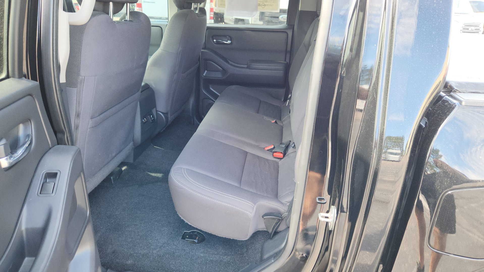Used 2022 Nissan Frontier SV AWD/4WD image 19