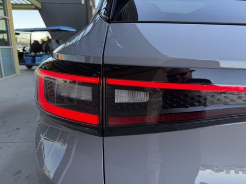 Used 2022 Volkswagen ID.4 Pro S image 14