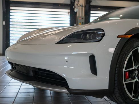 New 2025 Porsche Taycan 4S image 12