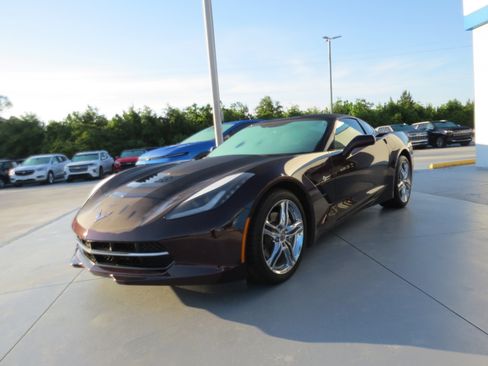 Used 2017 Chevrolet Corvette Stingray Coupe w/ LPO, Stingray Logo Package RWD image 2