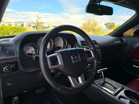 Used 2013 Dodge Challenger R/T RWD image 20