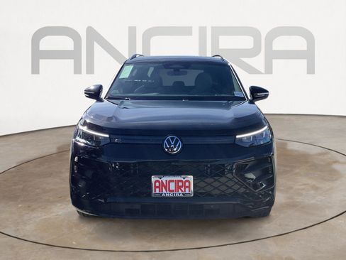 New 2026 Volkswagen Tiguan SE R-Line FWD image 3