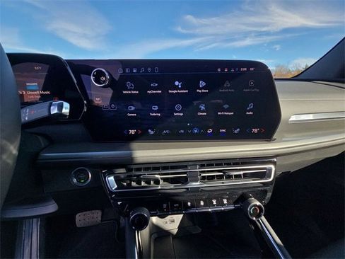 New 2026 Chevrolet Traverse LT w/ Midnight/Sport Edition image 11