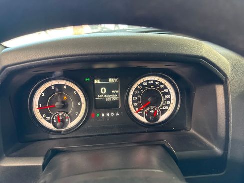 Used 2018 RAM 1500 Express RWD image 21