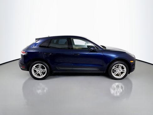 Certified 2022 Porsche Macan image 8