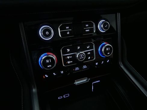 Used 2024 GMC Yukon Denali Ultimate image 29