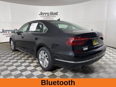 Used 2018 Volkswagen Passat 2.0T SE FWD image 8
