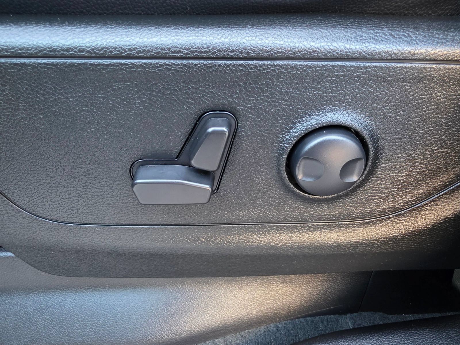 Used 2023 RAM 1500 Big Horn AWD/4WD image 12