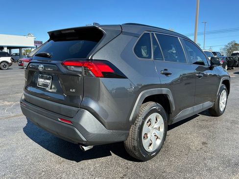 Used 2020 Toyota RAV4 LE image 7