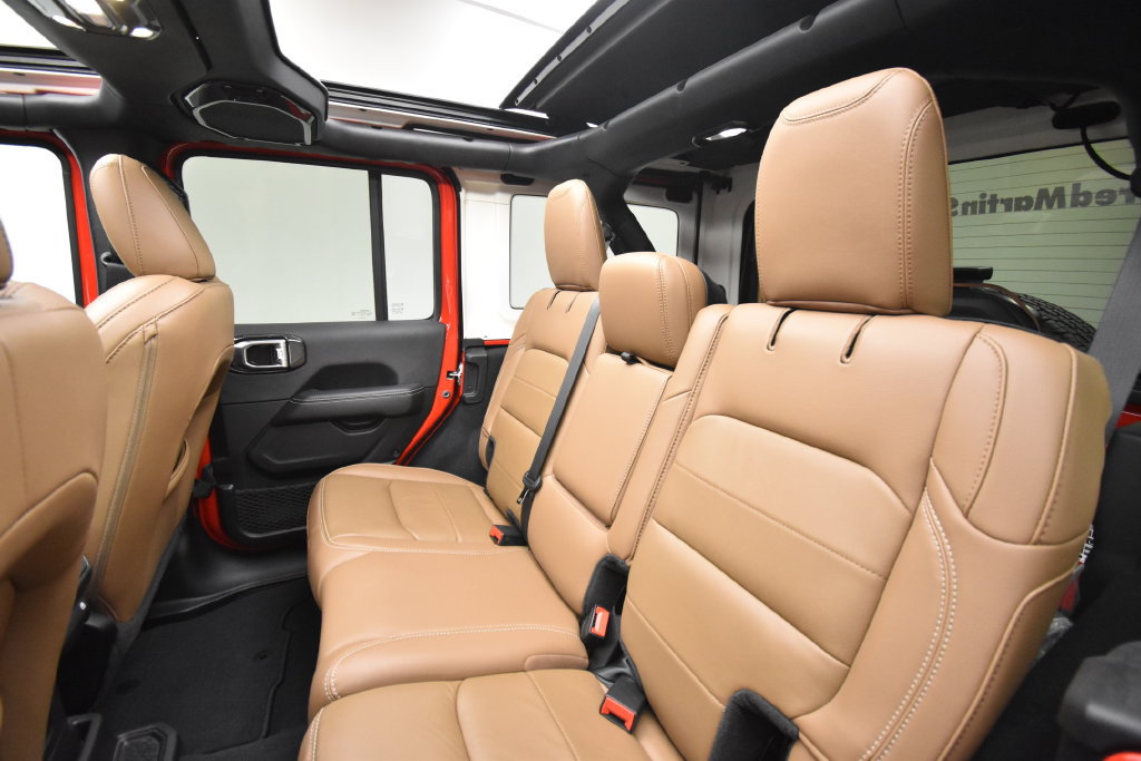 Used 2022 Jeep Wrangler Unlimited Sahara w/ LED Lighting Group AWD/4WD image 20
