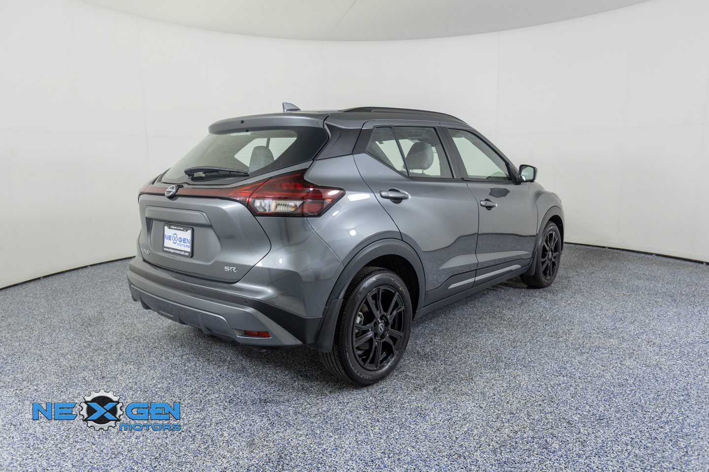 Used 2024 Nissan Kicks SR w/ SR Premium Package FWD image 8