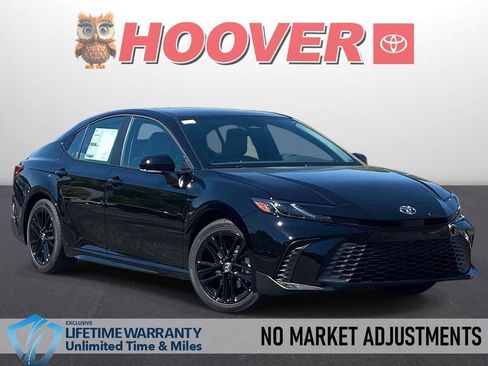 New 2026 Toyota Camry SE FWD image 1