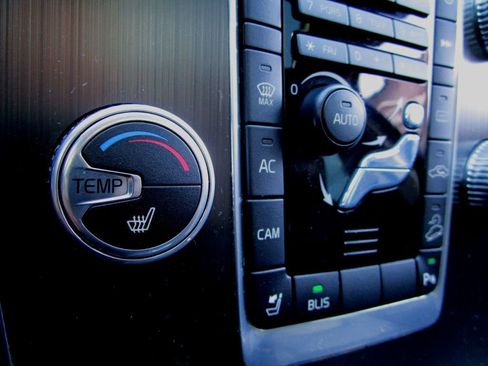 Used 2015 Volvo V60 T5 Cross Country w/ Convenience Package image 25