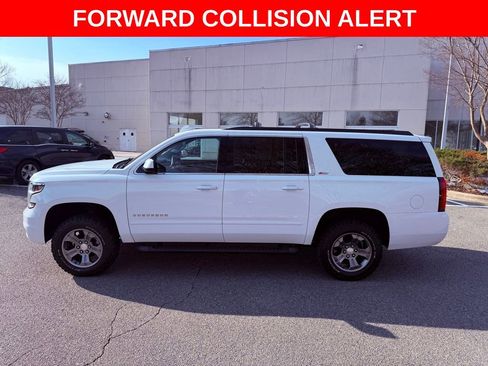 Used 2018 Chevrolet Suburban LT image 4