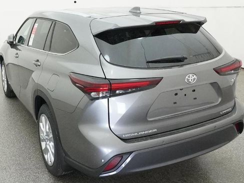 New 2026 Toyota Highlander Limited AWD/4WD image 7