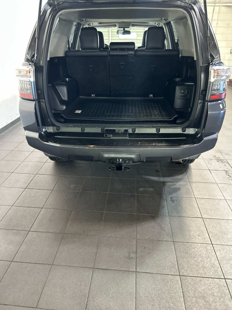 Used 2018 Toyota 4Runner SR5 Premium AWD/4WD image 30