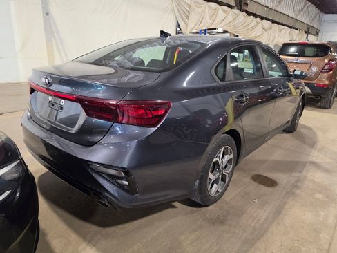 Used 2020 Kia Forte LXS image 2