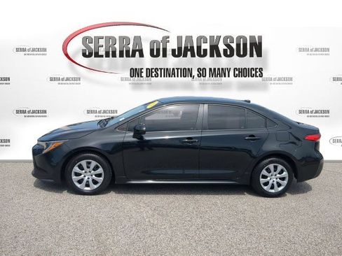 Used 2021 Toyota Corolla LE FWD image 5