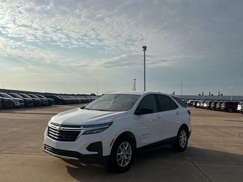 Used 2023 Chevrolet Equinox LS w/ LS Convenience Package FWD image 10