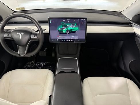 Used 2024 Tesla Model Y Long Range AWD/4WD image 28