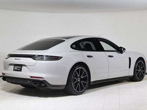 Certified 2022 Porsche Panamera Platinum Edition image 7