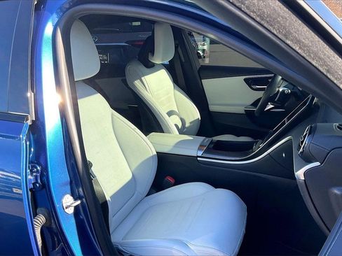 Certified 2023 Mercedes-Benz C 300 4MATIC Sedan image 7