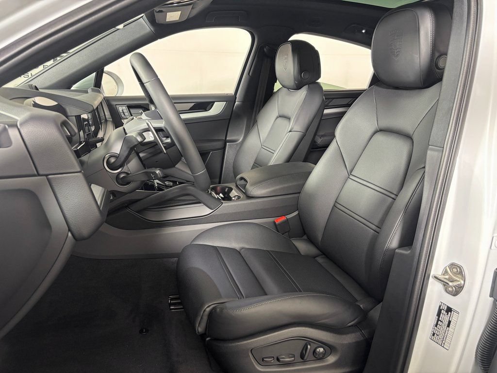 Certified 2026 Porsche Cayenne S AWD/4WD image 5