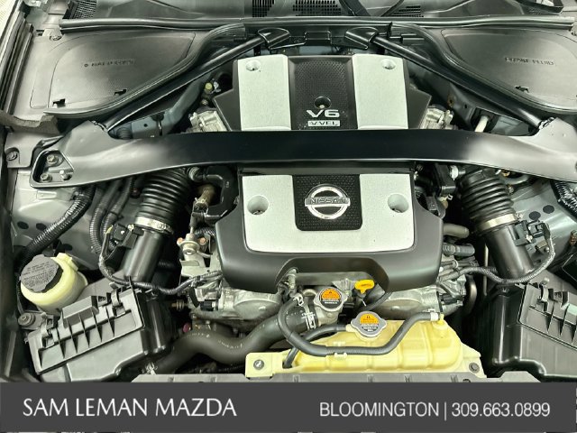 Used 2017 Nissan 370Z Touring RWD image 25