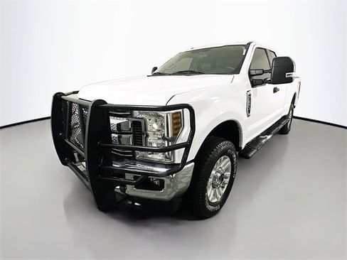 Used 2019 Ford F250 XLT w/ XLT Value Package image 3